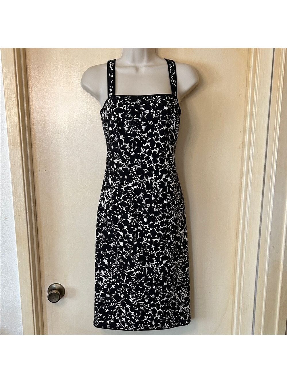Ann Taylor Cotton Black and White Floral-Print Midi Dress size 0